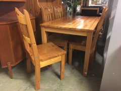 Köksbord + 5st stolar